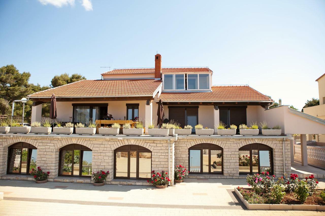 Apartments Classic#Bnm Biograd Na Moru Eksteriør bilde